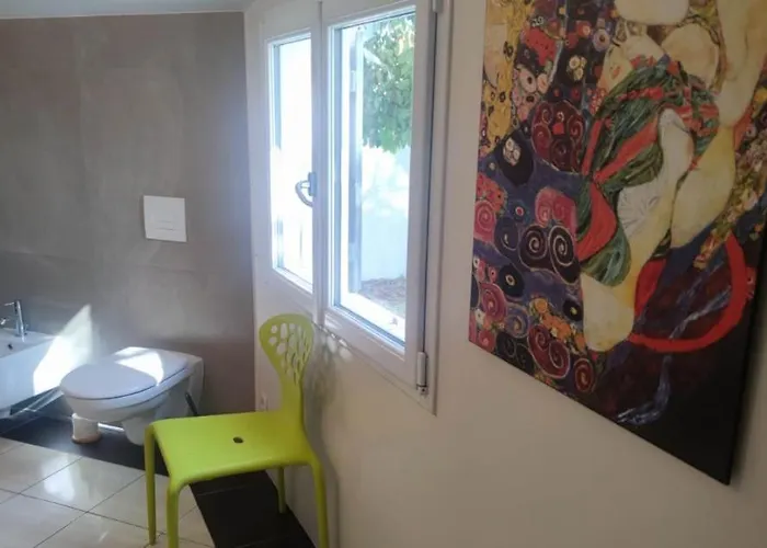 Bed & Breakfast La Maison De Lison 3*